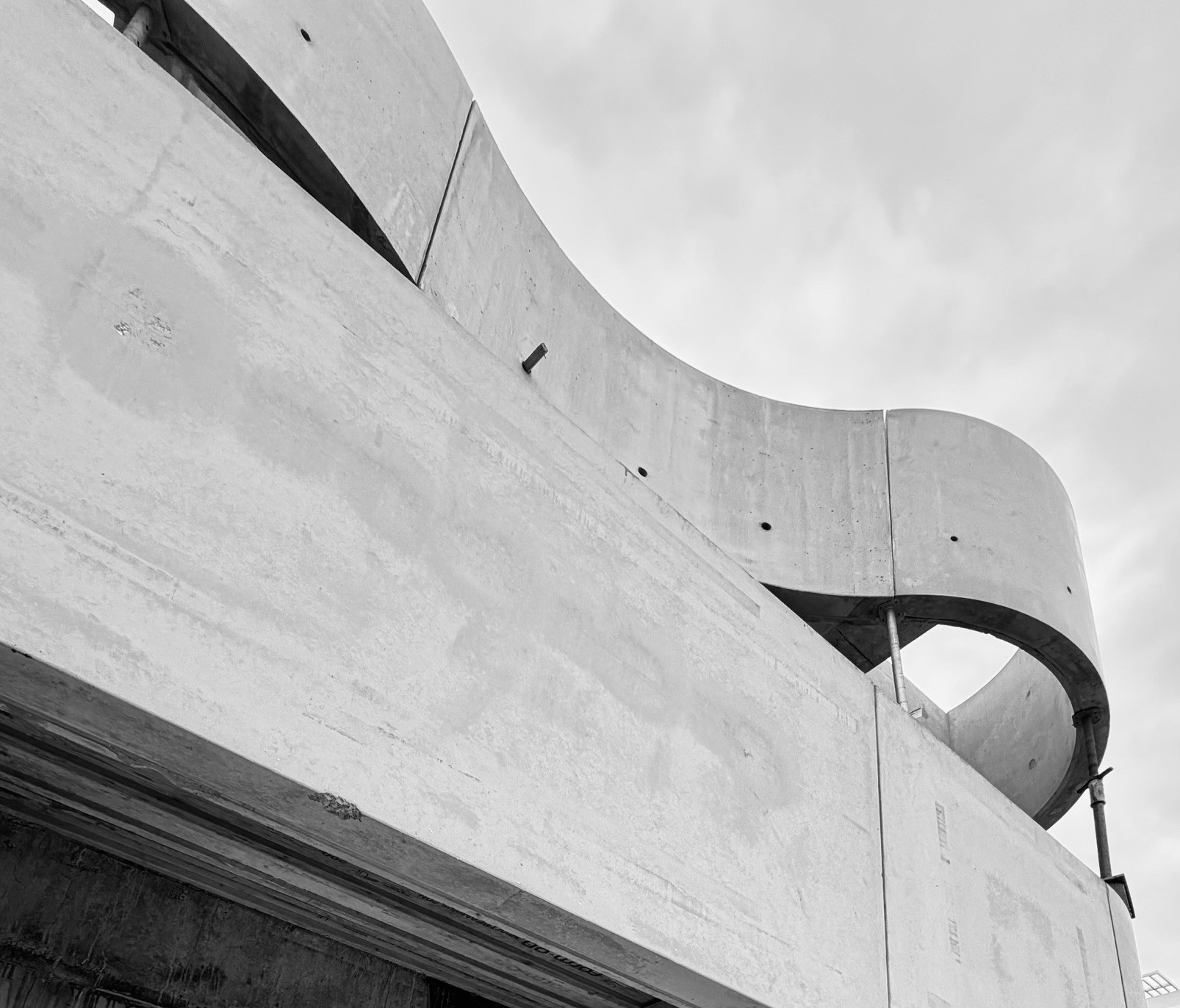 Les belles courbes de HYOKO se dessinent !